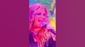 Thumbnail of Trisha Yearwood struggles to sing live #shorts