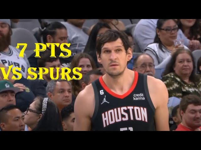 Boban Marjanovic segue no Houston Rockets mais uma temporada