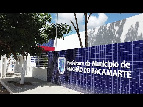 Prefeito Ari mostra nova Escola Municipal Deolinda reformada e ampliada