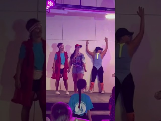 Volledige act van de dansjuffen - Nederland Beweegt