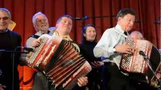 Ludovic et son accordéon au gala fêtant les 80 ans de François martini