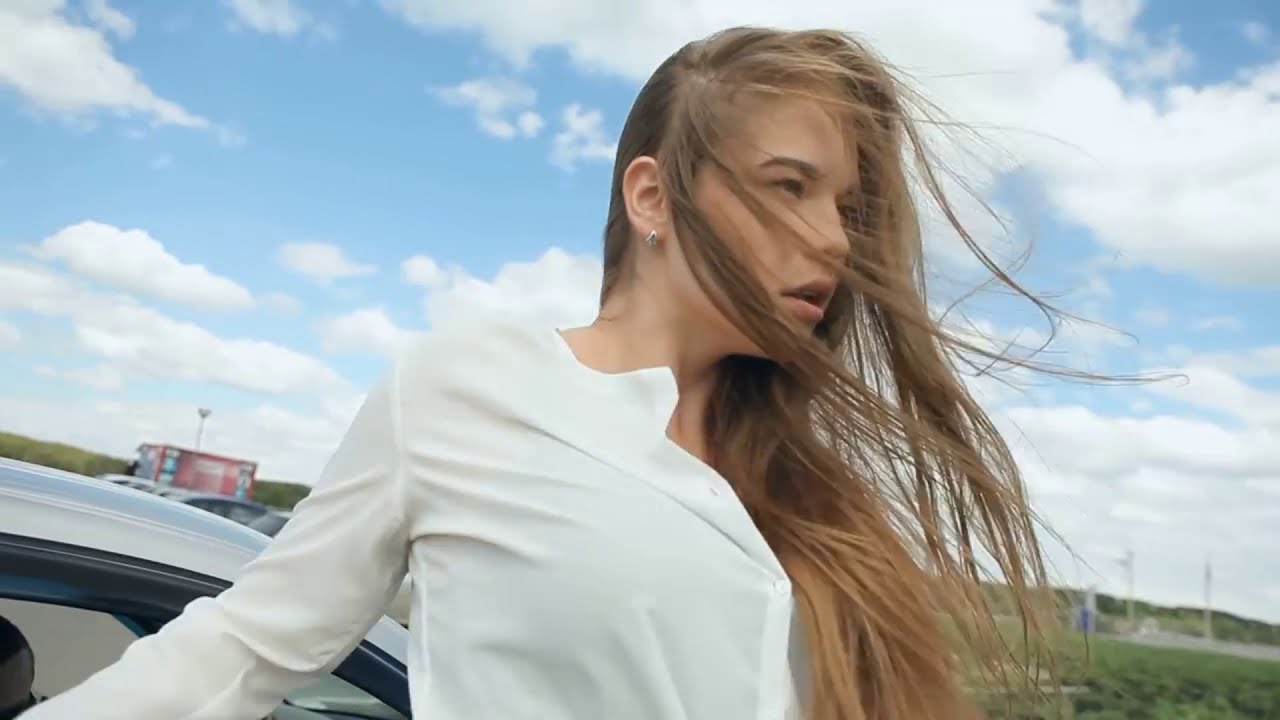 Где ока красавица