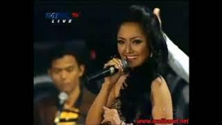 Download lagu WALI ft Siti Badriah NENEKKU PAHLAWANKU AT SUPERBAND MNCTV LIVE AT LAP POLRI MUJUL CIBUBUR 27 5 2013