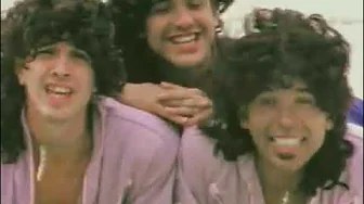 Los Amigos Invisibles – El Disco Anal Official Video Los Amigos Invisibles – El Disco Anal Official Video