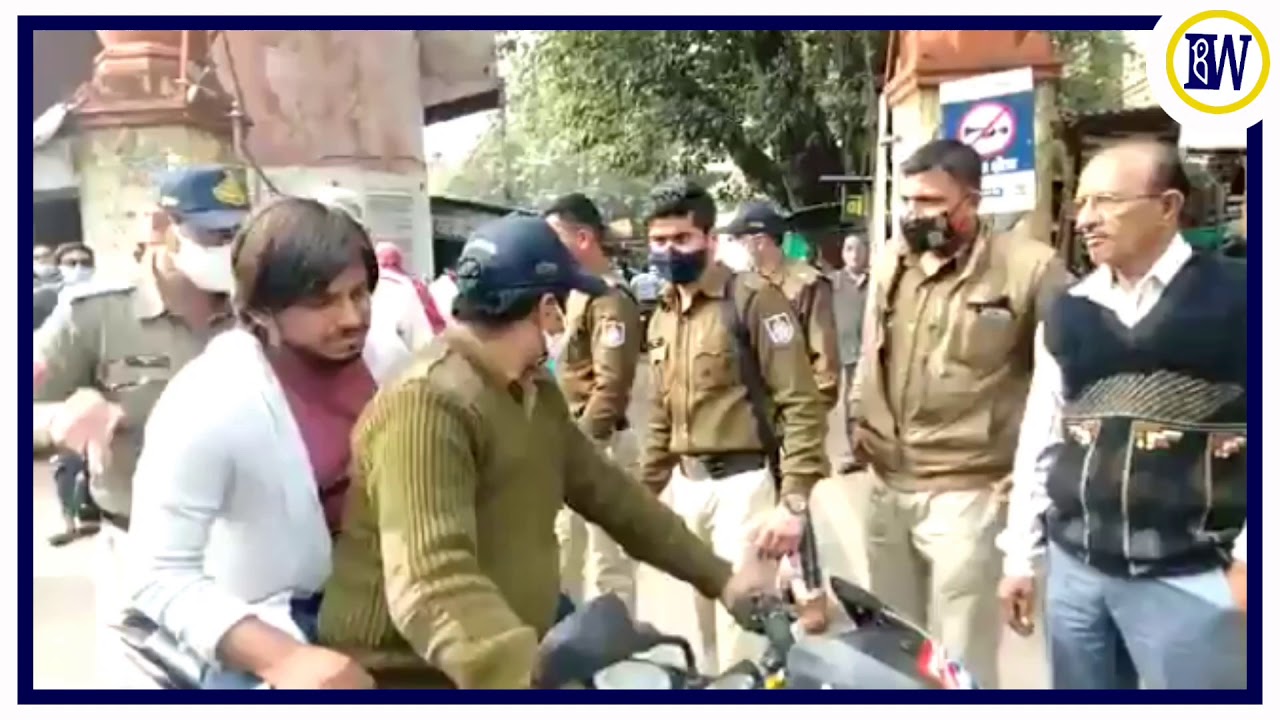 Viral Video: Sadakat Khan, comedian Munnawar Faruqui's friend was assaulted in front of police