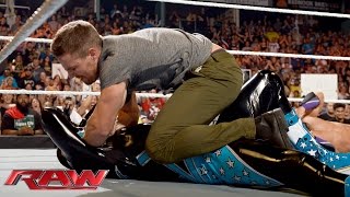 Neville vs. King Barrett: Raw, Aug. 10, 2015 screenshot 3