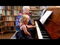 Начальное обучение музыке детей младше 2-х лет по методике Н.С.Лемешкиной (старая версия ролика)