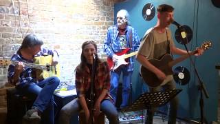 Los Tunejados - Live @ Тихвин pub (part 1) Los Tunejados - Live @ Тихвин pub (part 1)