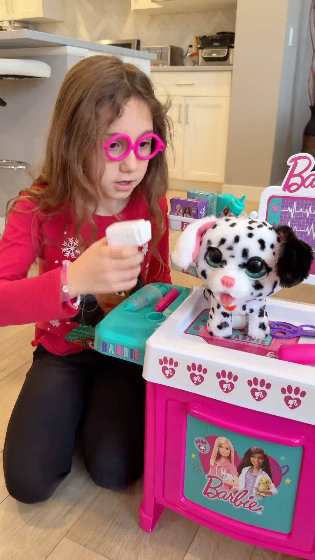 Sierra helps Rhia and take care of her sick puppy-always help others #shorts