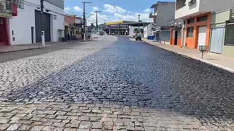 Rua capito Adolfo Castro tem bloqueio no trnsito d...