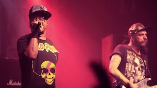 Comunidade Nin-Jitsu Ft. Xis - 17 Us Mano E As Mina (DVD Ao Vivo No Opinião)