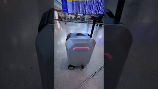 Smart suitcase! #aotos #travelessentials