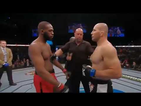 Jon Jones vs Glover Teixeira fight footage