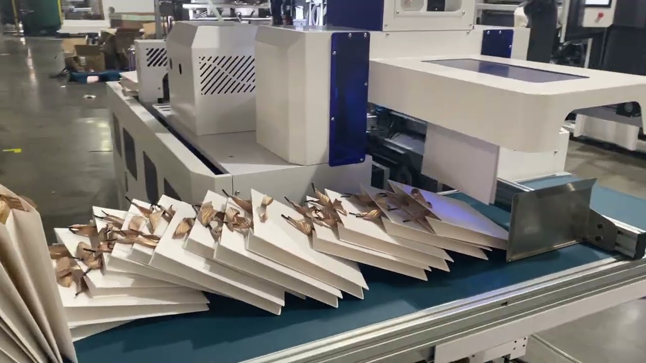 4.0 luxury gift paper bag with round and flat ribbon in one machine 