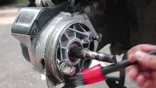 BRAKE SHOE CLEANING Removal Honda Click v2 | Linis brake Rear Tire