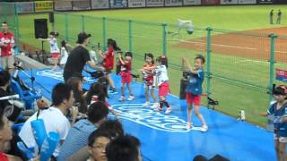 20130906 lamigirls 幼幼組 猿風加油舞蹈表演  I love  lamigo