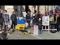 Люди вийшли на мітинг в підтримку України в місті  Франкфурт-на-Майні в Німеччині. 9.04.2022