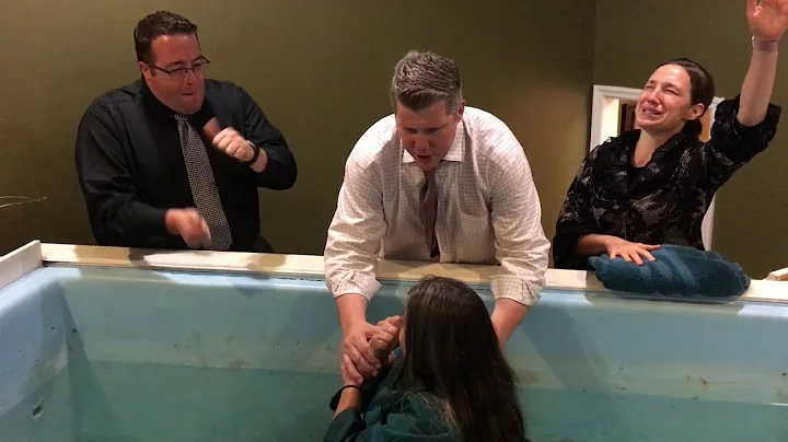Deaf Sunday School 4/15/2018 - Linda Prewitt being...