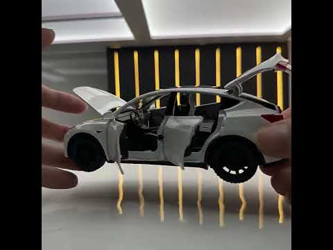 Тесла моделю Y (біла), видео 1