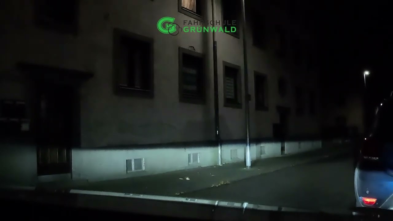 Wichtig: #Grundfahraufgabe auch während der #Nachtfahrt - #Fahrschule #Neuwied