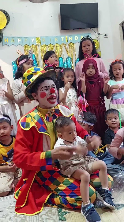 Aku duwe adek tak jagongke dingklik