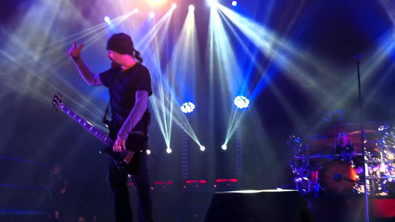 Godsmack - I Stand Alone (live 2015) - YouTube