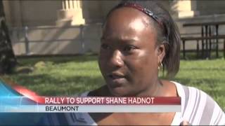New Black Panthers rally for man accused in