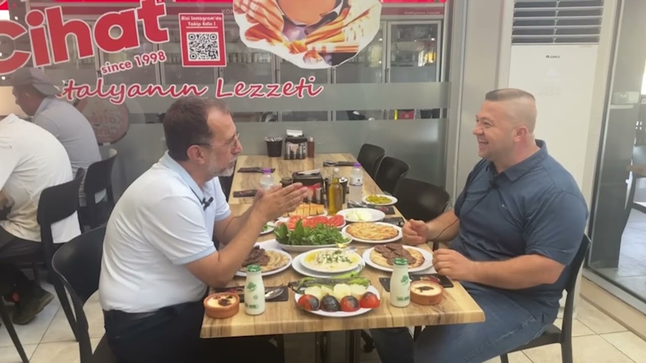 Lezzet, mizah ve gerçekler... Köfteci Cihat'la mikrofon başında