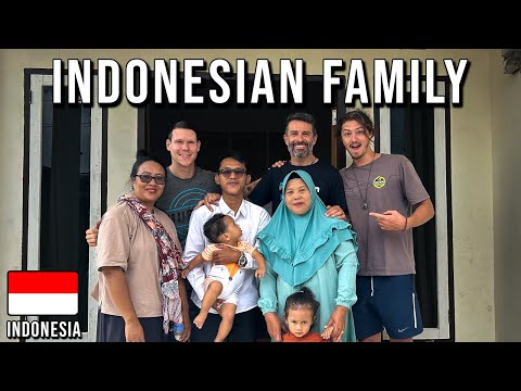 Vídeo: A quina hora és siang a Indonèsia?