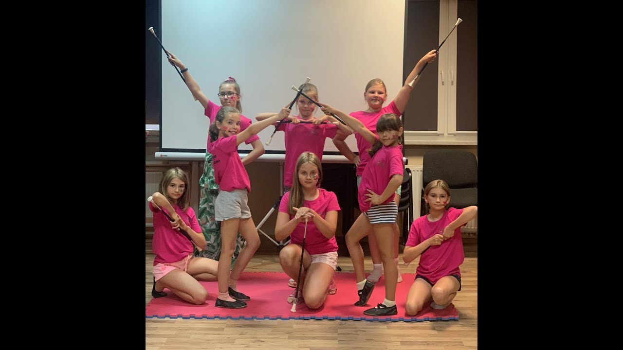 MAŻORETKI VIVAT z Dąbrowy Zielonej 2021