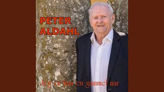 Video thumbnail of "Peter Aldahl - Jeg er kun en gammel nar"