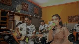 SETANGKAI ANGGREK BULAN - Broery Marantika & Emilia Contessa ( THE LEGEND COVER)