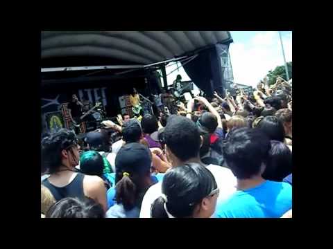 Daisy Fangs saw Pierce the Veil