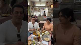 When 'Salman' & 'Priyanka' Meet Up Just For The Food! 😂🎬🍛