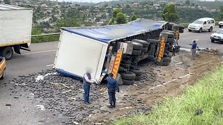 AMAZING Idiots TRUCK & CAR Driving on Dashcam | Truck Crossing Off-Road Doesn't Forgive Mistakes