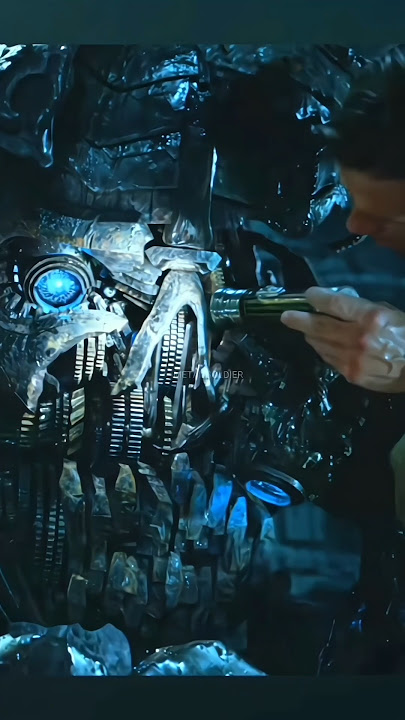 PRAJURIT INI CUKUP TINGGI UNTUK MEMASANG BOM DI TRANSFORMER 30 KAKI #transformers