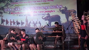 Biểu diễn văn hóa cồng chiêng Tây nguyên phục vụ khách du lịch10