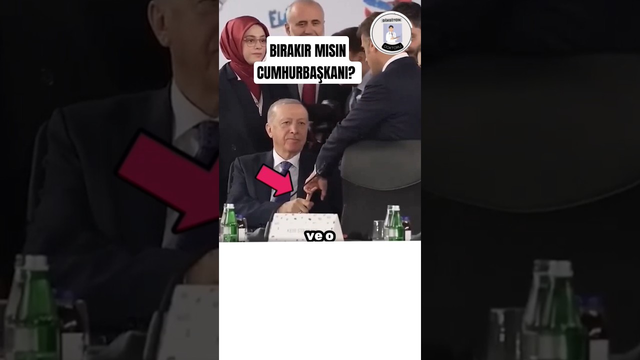 Macron: Bırakır mısın Parmağımı Sayın Erdoğan!