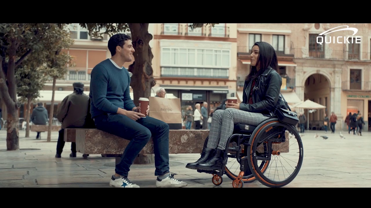 QUICKIE Neon² silla de ruedas plegable   Short clip City life