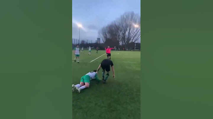 CONOR MCGREGOR JUGANDO AL FÚTBOL ¿A QUIÉN SE PARECE?