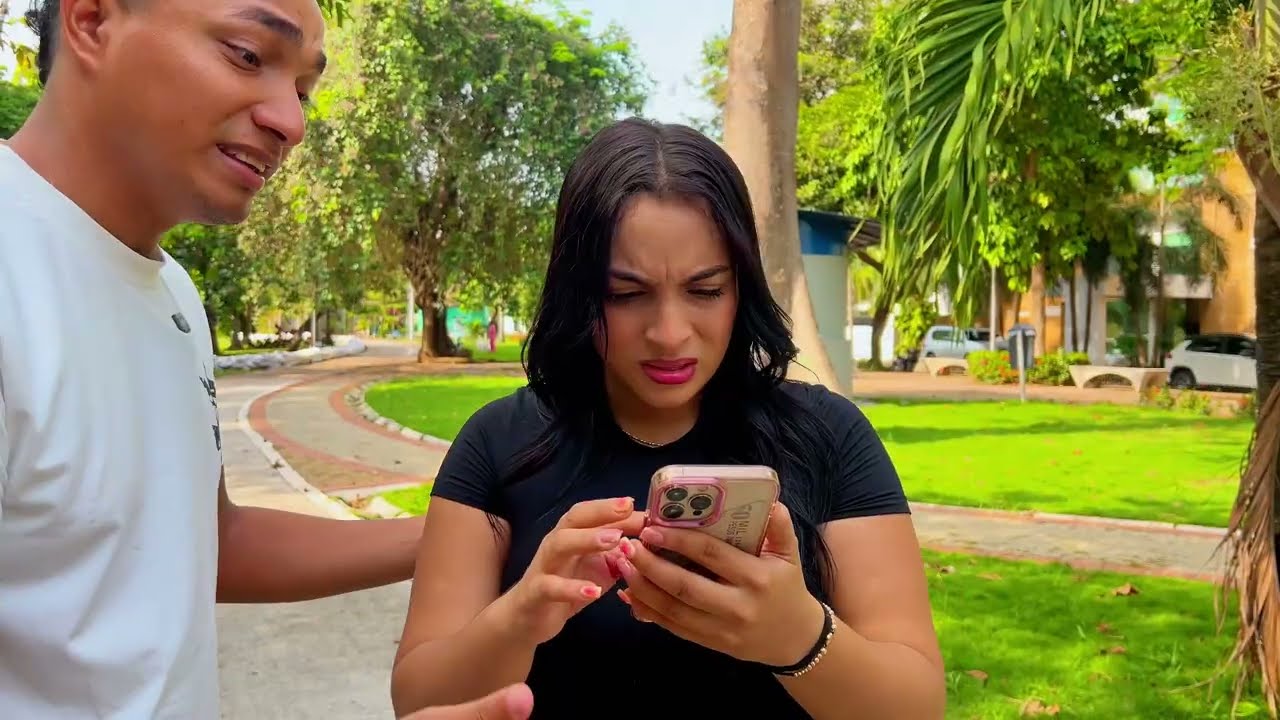 Le puso una peluca para ocultar su cabello por esta razón. 😮