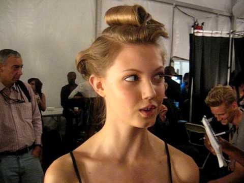 Lindsey @ Marilyn- Backstage @ Custo Barcelona SS10