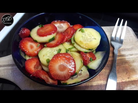 Video: Cucumber Salad With Strawberries And Pine Nuts