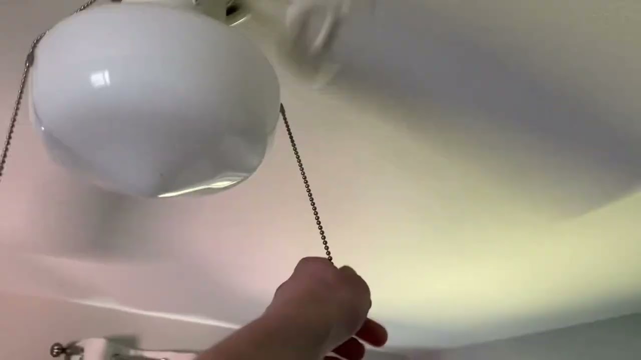 42” Harbor breeze Armitage ceiling fan (1/3) (6/9/22)