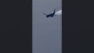 Boeing 737 in flight close up. Subscribe.