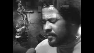 Bill Withers - '' Hope She'll Be Happier With Him'' [Live].wmv