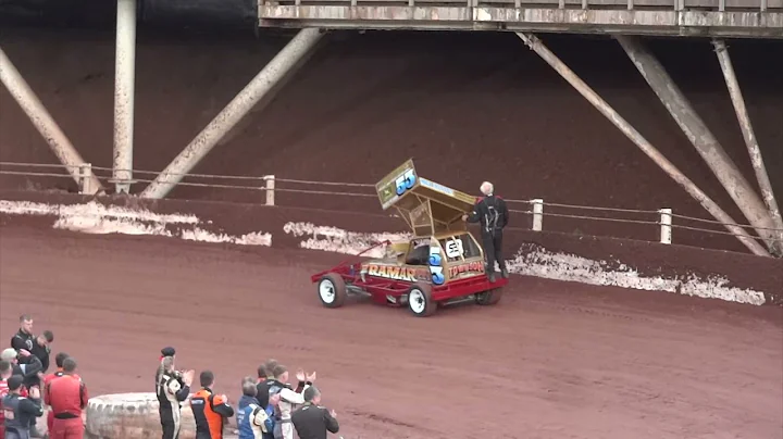 John Lund's entrance at the  2021 World Final