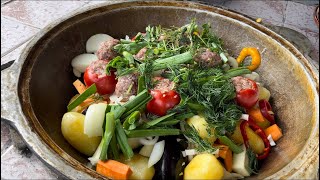 картинка: Весеннее блюдо Ажабсанда, обед на высоком холме. Узбекистан, Фергана