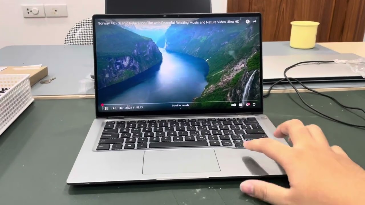 DELL LATITUDE 7400 2in1 I7 8ThU, LAPTOP XOAY GẬP CẢM ỨNG ĐÁNG MUA NHẤT HIỆN TẠI