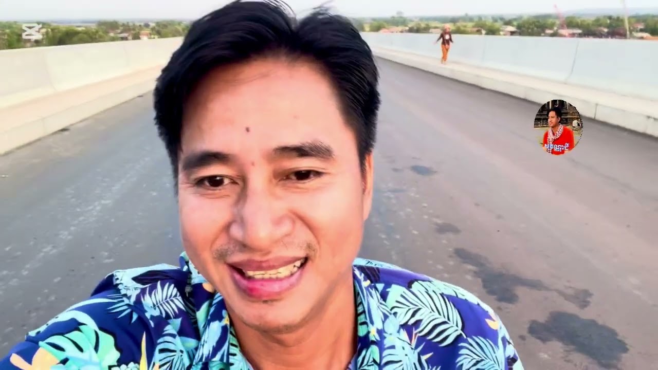 សកម្មភាពការងារពេលរសៀលលើស្ពានឆ្លងកាត់ទន្លេក្រចេះ